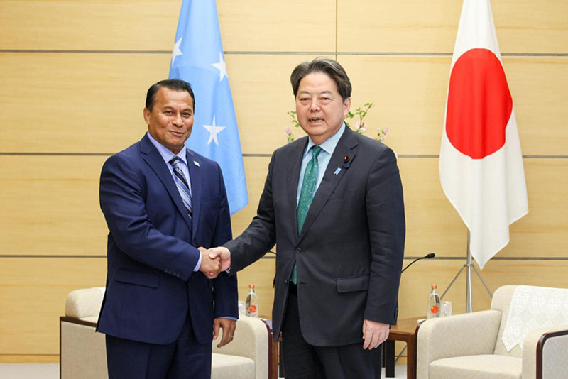 The Honorable Aren B. Palik, Vice President of the Federated States of Micronesia, and the Honorable Yoshimasa Hayashi, Chief Cabinet Secretary of Japan
